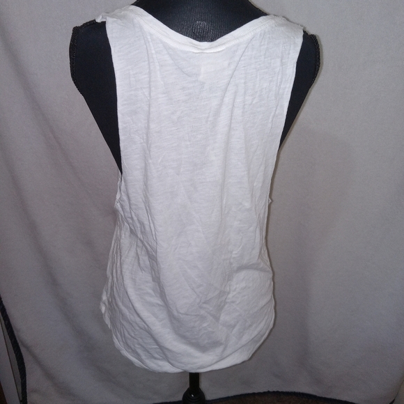 PINK Victoria's Secret White Tank Top Casual Style Floral Pocket - Picture 8 of 9